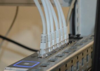 Dispositivi connessi alla rete locale: trovare le porte aperte