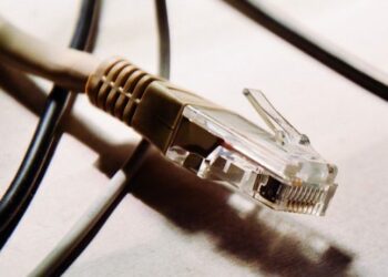 Quali programmi scambiano più dati in Windows e usano la connessione di rete