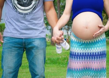 Comment prendre soin d'un enfant atteint d'une maladie rénale بمرض