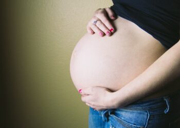 Grossesse avec des jumeaux : une joie qui n'est pas sans complications