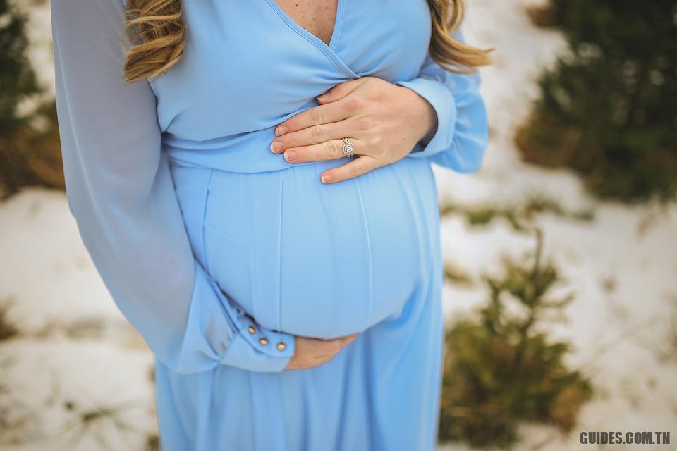 Signes de grossesse avec des jumeaux: une liste des plus importants