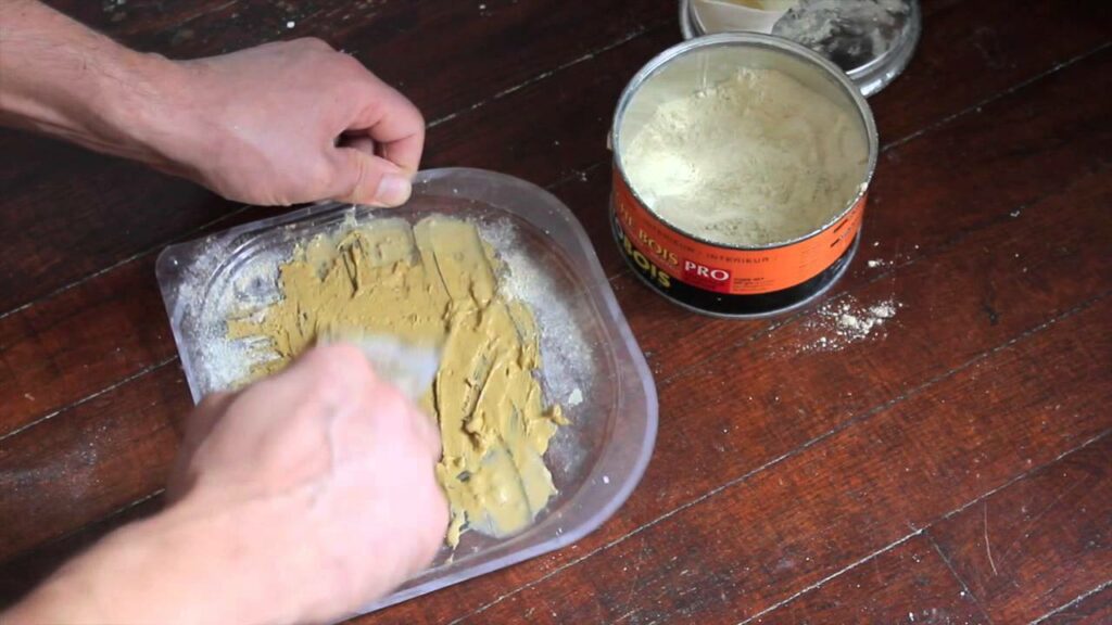 Comment foncer de la pâte à bois ?