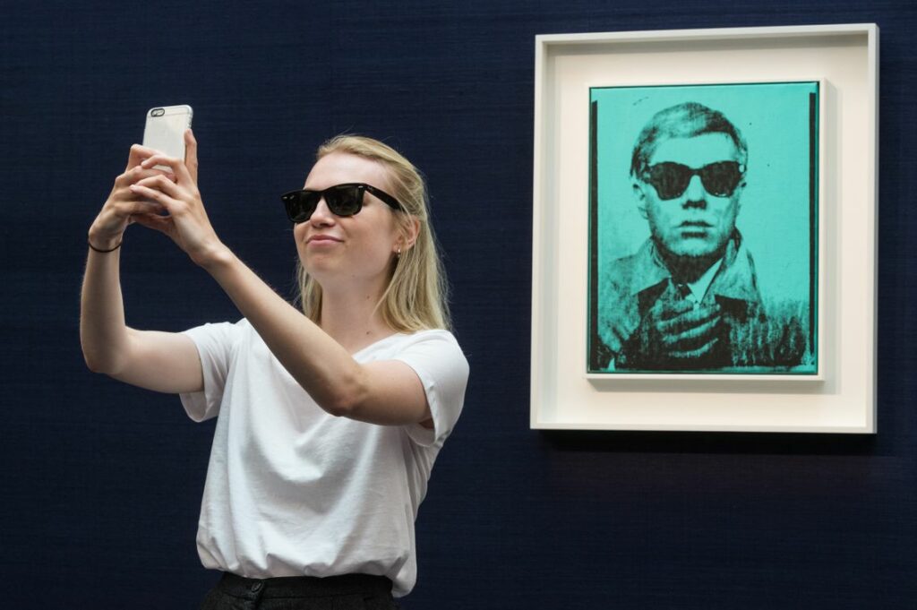 Est-ce que le selfie est un autoportrait moderne ?